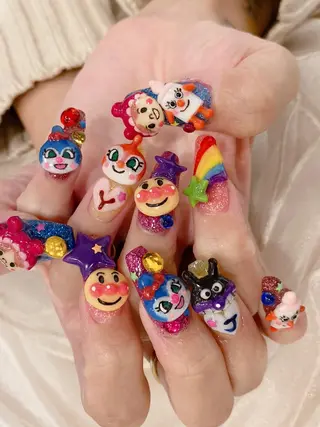 ネイル ネイル ティアラのネイルデザイン