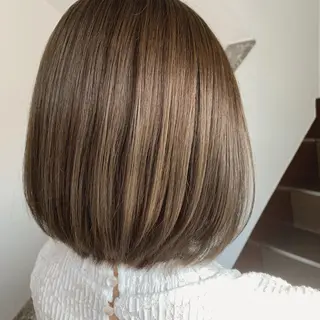 ショート フォーバイグランデ カラーのヘアスタイル