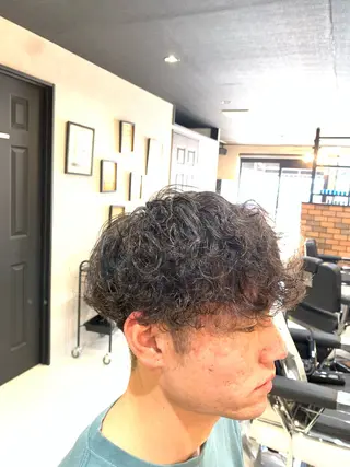 パーマ メンズ 居原 凜太郎のヘアスタイル