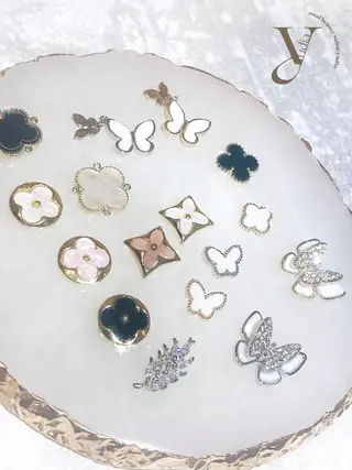 ネイル ちゅるんネイル🪄 耳ツボジュエリー🔗のネイルデザイン