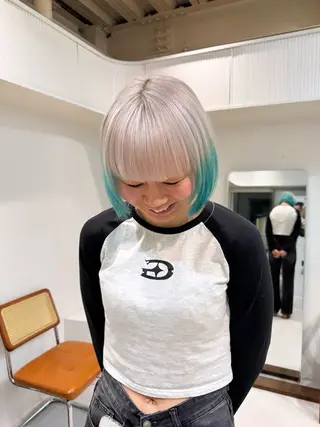 ミディアム カラー 艶ハイトーンブリーチ 🌈小林侑雅のヘアスタイル