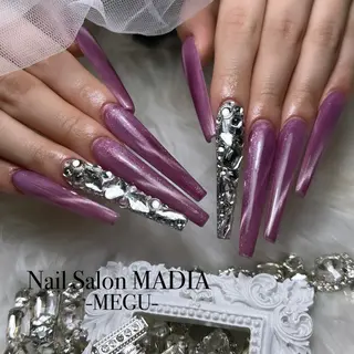 ネイル MADIA藤沢所属・MADIA MEGUのネイルデザイン