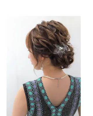 ミディアム laera 佐藤のヘアスタイル