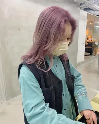 ミディアム カラー ブームボックス所属・🐝ハイトーンカラー hachi🐝のヘアスタイル