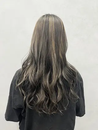 ロング カラー 🦩レイヤー|透明感 カラー🦩makoのヘアスタイル