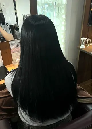 カラー 井上 結衣のヘアスタイル