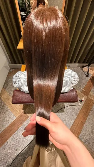 ロング カラー moon所属・平出 千尋のヘアスタイル