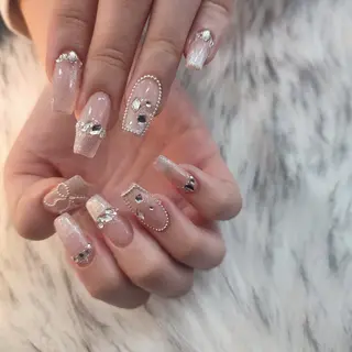 ネイル RUNWAY 　　の眉毛・アイブロウイメージ