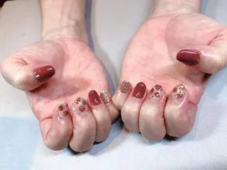 ネイル iiloo aromaworksのネイルデザイン