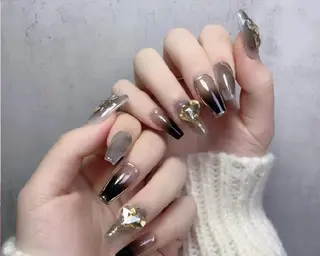 ネイル YUYI.nail salon所属・Mi Naのネイルデザイン