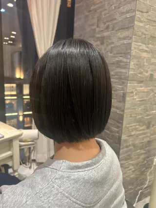 ミディアム La Bless 大阪梅田所属・梅田 ミディアム ショートYUKINOのヘアスタイル