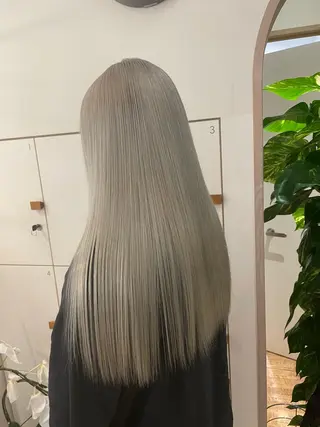 ロング カラー ブリーチ👩🦳/ ✂︎MANAMIのヘアスタイル