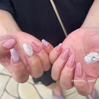 ネイル 𝓇𝒶𝓃𝒶𝓃 𝓃𝒶𝒾𝓁のネイルデザイン