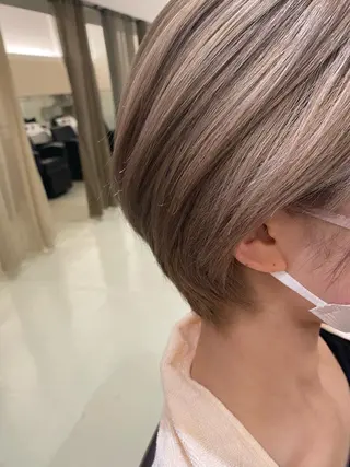 ショート カラー みやび🫧髪質改善 🫧透明感カラー🫧のヘアスタイル