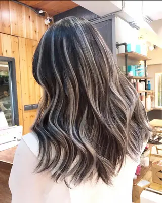 ロング salowin 原宿 aroa所属・韓国／ハッシュカット ／透明感カラー／金野のヘアスタイル