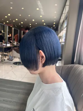 ショート 志田 ほん/ インナーカラーのヘアスタイル