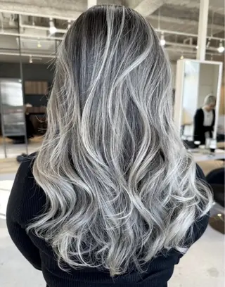 ロング 'oli所属・難波'oli【オリ】 美容室のヘアスタイル