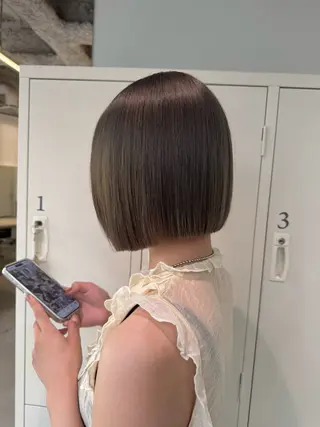 ショート カラー 店長 MANAMI /ブリーチ/骨格ボブのヘアスタイル