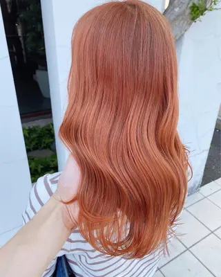 セミロング カラー 具志 正太のヘアスタイル