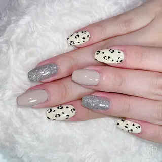 ネイル The Best Beauty受付担当のヘアスタイル