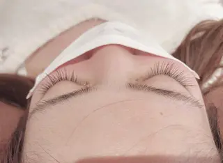 マツエク・マツパ 石渡このみ 🍊レイヤーカットのヘアスタイル