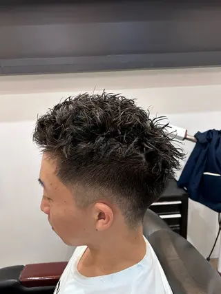 メンズ ヘア＆メイクヤマグチトゥシェル所属・池部 宥伎のヘアスタイル