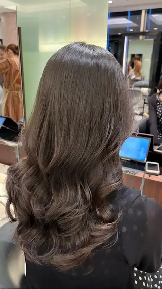 ロング パーマ コテ巻きパーマ 藤野佑成のヘアスタイル