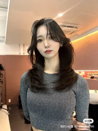 ロング 海野翔吾🇨🇳 ワンホンレイヤーのヘアスタイル