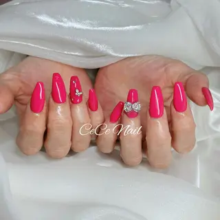 ネイル CeCe Garden所属・CeCeGarden ✨️キラキラワンホンのネイルデザイン