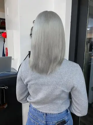 セミロング カラー ハイトーンカラー ⭐️NAZUNAのヘアスタイル