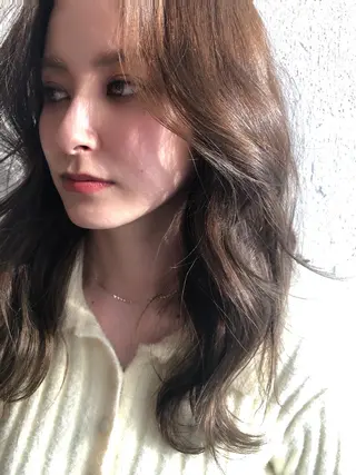 ロング カラー hisano / ハイトーン・透明感のヘアスタイル