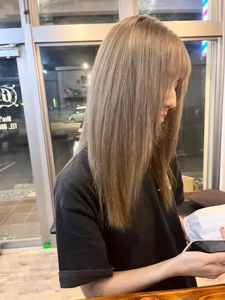 カラー G.O.A.T hair所属・Karen ✂︎GOAThairのヘアスタイル