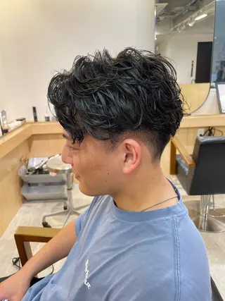 ショート パーマ メンズ マエダ リョウのヘアスタイル