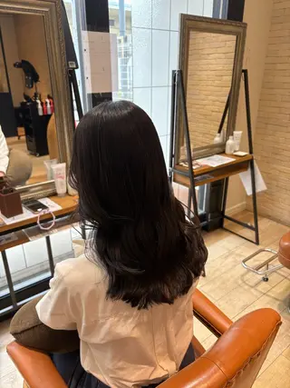 カラー しおり🍬 KOKORO🤍のヘアスタイル