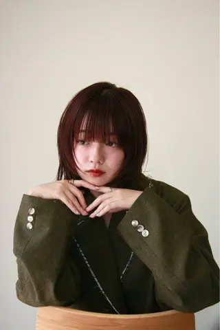 ミディアム SiSTA 自由が丘所属・自由ヶ丘 ボブ/レイヤーのヘアスタイル