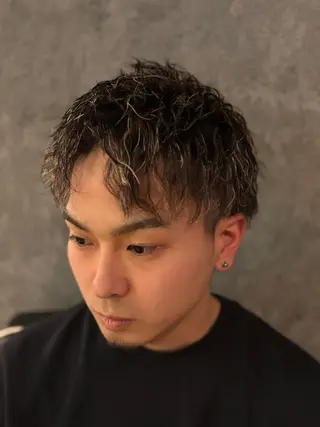 ショート パーマ メンズ BARBER SHOP ヴェルダンディ 江坂所属・GONZO 。のヘアスタイル