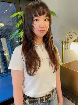 ミディアム SALOWIN所属・ブリーチ✨ ボブ✨レイヤーのヘアスタイル