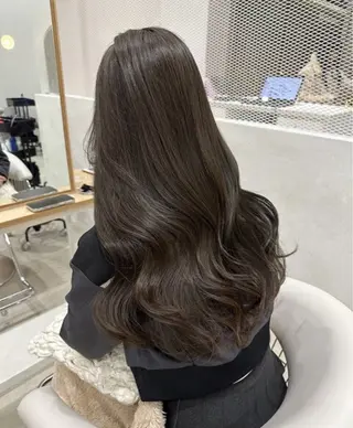 セミロング カラー 木田 真菜のヘアスタイル