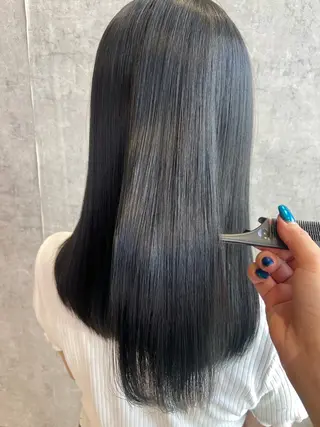 ミディアム カラー Hirona 縮毛矯正/髪質改善のヘアスタイル