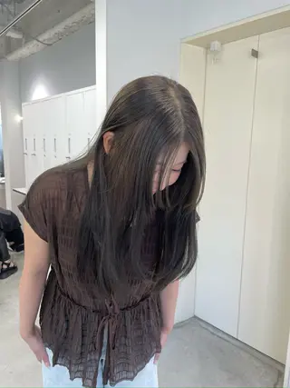 セミロング aoi🤍 透明感カラーのヘアスタイル