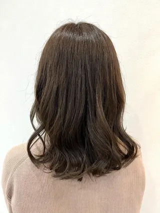 ミディアム ショート/白髪ぼかし 君和田若菜のヘアスタイル