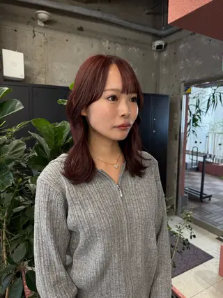 ミディアム 林 菜月のヘアスタイル