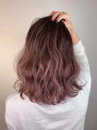 ミディアム ＿WHITE鳳店 アンダーバーホワイトのヘアスタイル