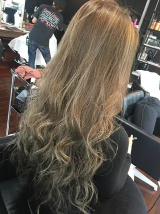 ロング カラー 吉本 yoshimotoのヘアスタイル