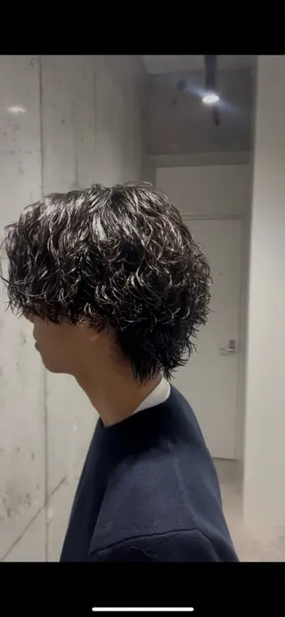 ショート パーマ メンズ fifthパーマ透明 感カラー✨齊藤晋壱朗のヘアスタイル