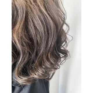ロング 艶•透明感カラー フィーシーのヘアスタイル