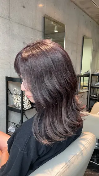 ミディアム カラー acero + hair&eyelash 幸手店【アチェロ】所属・ハイライトハイトーン 💖MOMOKAのヘアスタイル