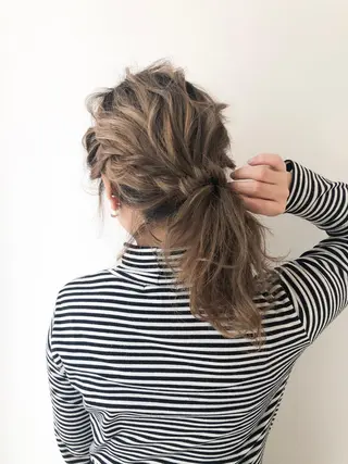 セミロング AKANE 【zina新宿】のヘアスタイル