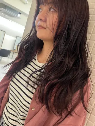 ロング 加藤 瑠彩のヘアスタイル