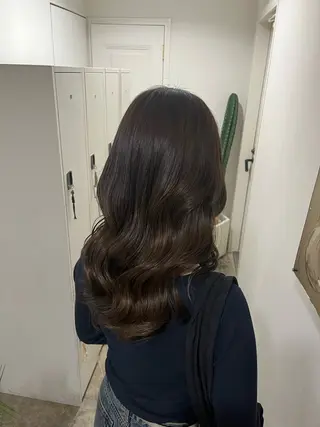 セミロング 岡田 琉花のヘアスタイル